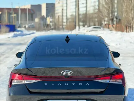 Hyundai Elantra 2022 года за 10 455 639 тг. в Актобе – фото 8