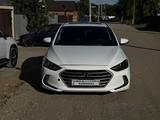 Hyundai Elantra 2017 года за 5 900 000 тг. в Актобе