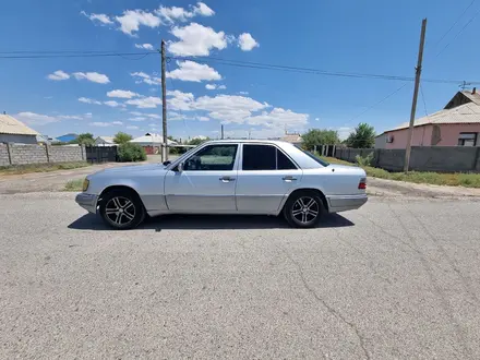 Mercedes-Benz E 220 1994 года за 2 200 000 тг. в Шаульдер – фото 2