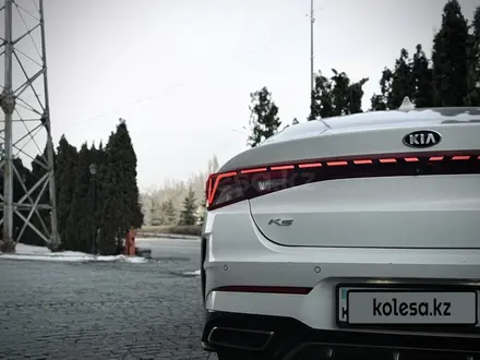 Kia K5 2021 года за 9 500 000 тг. в Алматы – фото 19