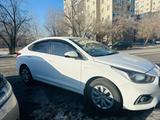 Hyundai Accent 2018 года за 6 900 000 тг. в Семей – фото 2