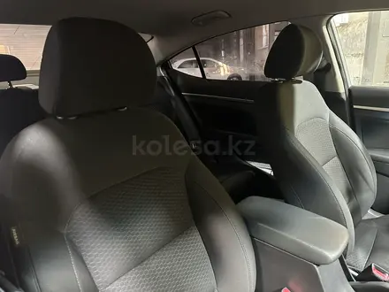 Hyundai Elantra 2019 года за 8 500 000 тг. в Актобе – фото 24