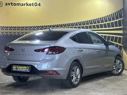 Hyundai Elantra 2019 года за 8 500 000 тг. в Актобе – фото 5