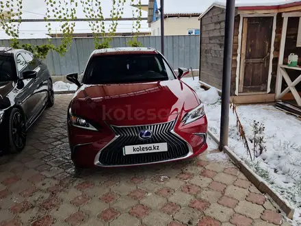 Lexus ES 300h 2019 года за 19 000 000 тг. в Алматы – фото 10