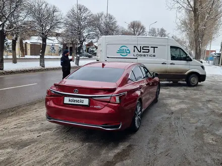 Lexus ES 300h 2019 года за 19 000 000 тг. в Алматы – фото 3