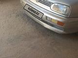 Volkswagen Golf 1995 годаfor1 200 000 тг. в Актау – фото 2