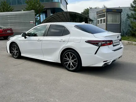 Toyota Camry 2021 года за 13 700 000 тг. в Алматы – фото 10