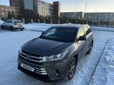 Toyota Highlander 2017 года за 17 500 000 тг. в Караганда