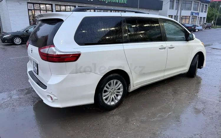 Toyota Sienna 2017 года за 16 500 000 тг. в Жетысай