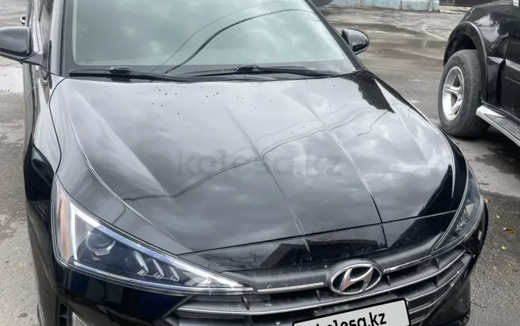 Hyundai Elantra 2019 года за 5 900 000 тг. в Актау