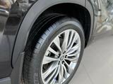 Toyota Highlander Luxe 2022 года за 35 171 500 тг. в Актобе – фото 5