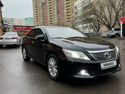 Toyota Camry 2014 года за 9 200 000 тг. в Астана – фото 2