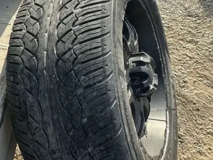Шины Yokohama 305/50R20, комплект. Износ 40%. за 40 000 тг. в Алматы – фото 3