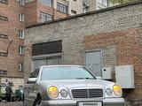 Mercedes-Benz E 320 1998 годаүшін3 600 000 тг. в Усть-Каменогорск – фото 2