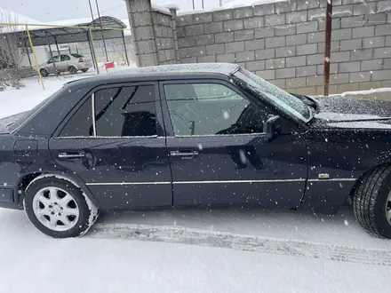 Mercedes-Benz E 280 1993 года за 2 800 000 тг. в Алматы – фото 3