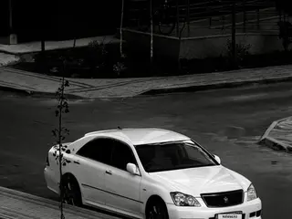 Toyota Crown, 2005