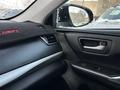 Toyota Camry 2016 года за 9 000 000 тг. в Актобе – фото 24