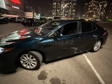 Toyota Camry 2017 года за 10 000 000 тг. в Алматы – фото 3