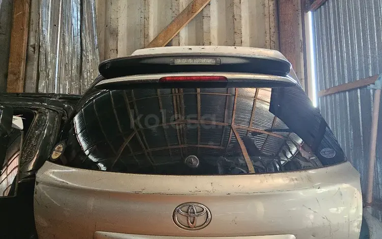 Крышка багажника Toyota avensis за 70 000 тг. в Алматы