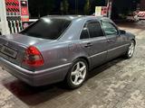 Mercedes-Benz C 200 1996 годаүшін2 000 000 тг. в Караганда – фото 4