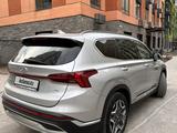 Hyundai Santa Fe 2021 года за 15 800 000 тг. в Алматы – фото 2