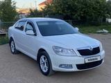 Skoda Octavia 2013 года за 3 500 000 тг. в Атырау – фото 2