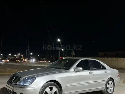 Mercedes-Benz S 320 2000 года за 3 000 000 тг. в Актау – фото 2