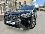 Toyota RAV4 2020 года за 15 350 000 тг. в Караганда