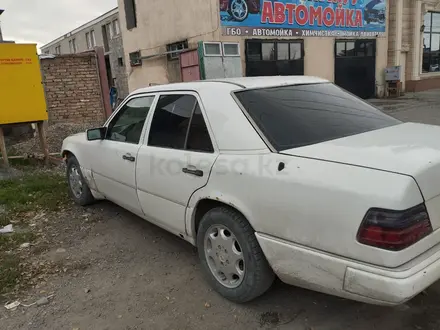 Mercedes-Benz E 220 1994 года за 850 000 тг. в Тараз – фото 4