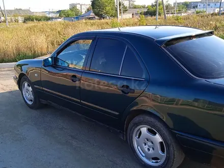 Mercedes-Benz E 220 1999 года за 4 300 000 тг. в Житикара – фото 6