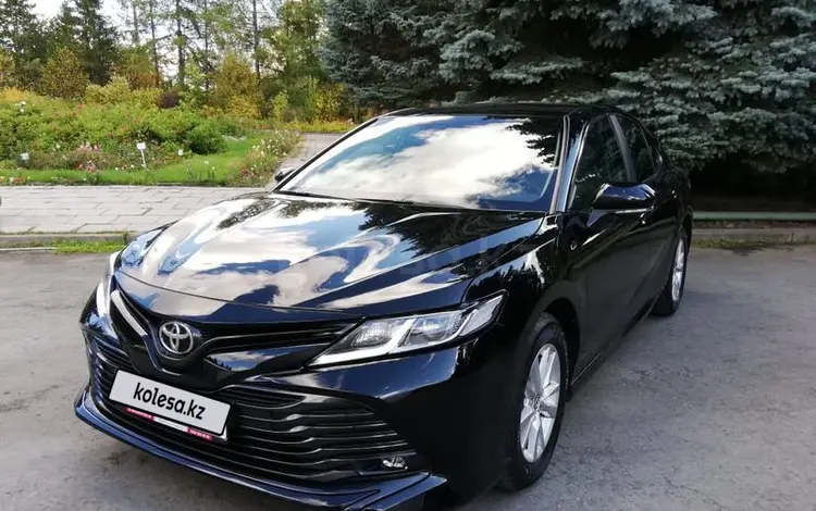 Toyota Camry 2020 года за 13 000 000 тг. в Семей