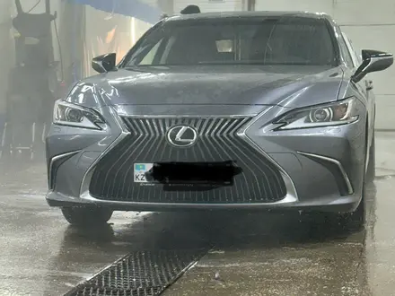 Lexus ES 250 2020 года за 21 000 000 тг. в Кокшетау