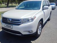 Toyota Highlander 2013 года за 9 000 000 тг. в Семей