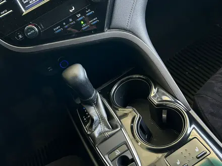 Toyota Camry 2019 года за 11 500 000 тг. в Алматы – фото 10