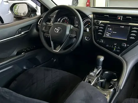 Toyota Camry 2019 года за 11 500 000 тг. в Алматы – фото 11
