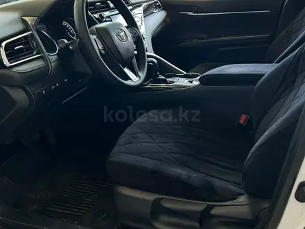 Toyota Camry 2019 года за 11 500 000 тг. в Алматы – фото 6