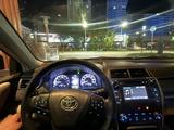 Toyota Camry 2016 года за 6 000 000 тг. в Актобе – фото 5