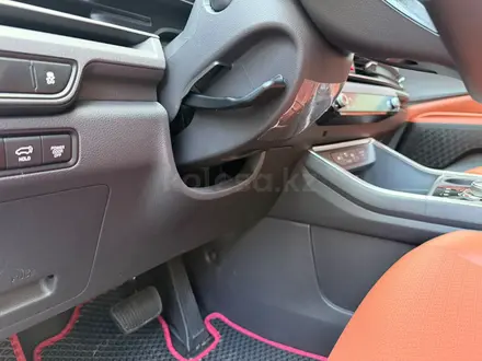 Kia Carnival 2025 года за 25 900 000 тг. в Алматы – фото 17