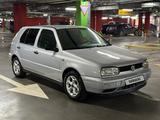 Volkswagen Golf 1997 годаүшін2 450 000 тг. в Алматы