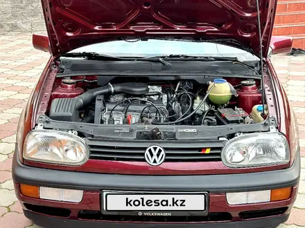 Volkswagen Golf 1995 года за 3 200 000 тг. в Алматы – фото 13