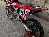 Honda  CRF 250R 2006 годаүшін1 500 000 тг. в Алматы – фото 2