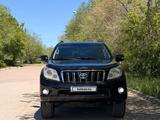Toyota Land Cruiser Prado 2011 года за 13 900 000 тг. в Актобе – фото 3
