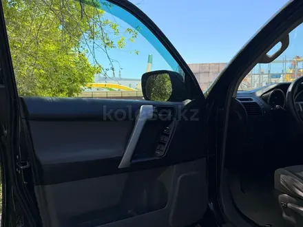 Toyota Land Cruiser Prado 2011 года за 12 900 000 тг. в Актобе – фото 16