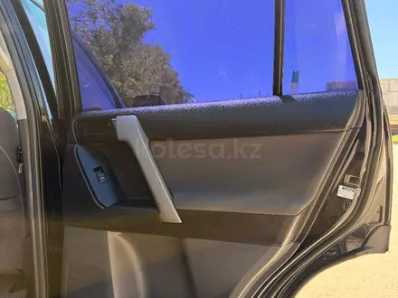 Toyota Land Cruiser Prado 2011 года за 12 900 000 тг. в Актобе – фото 22