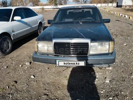 Mercedes-Benz E 230 1990 года за 580 000 тг. в Жаркент