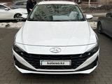 Hyundai Elantra 2022 года за 13 600 000 тг. в Астана – фото 2