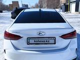 Hyundai Accent 2021 года за 8 100 000 тг. в Усть-Каменогорск – фото 2