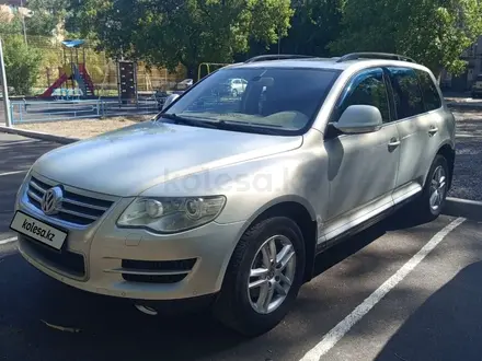Volkswagen Touareg 2008 года за 7 200 000 тг. в Павлодар – фото 2