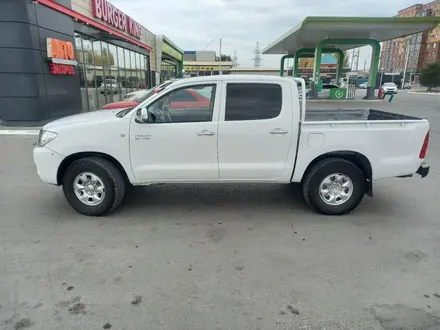 Toyota Hilux 2010 года за 8 500 000 тг. в Актобе – фото 2