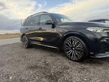 BMW X7 2022 года за 43 000 000 тг. в Астана – фото 2